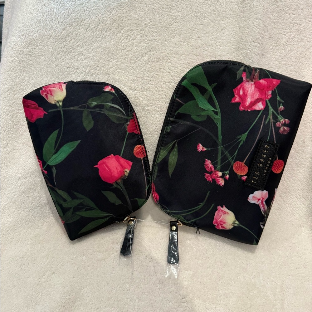 NWOT Ted Baker London 4-piece cosmetic travel set in “Scattered Bouquet” pattern - Picture 3 of 7